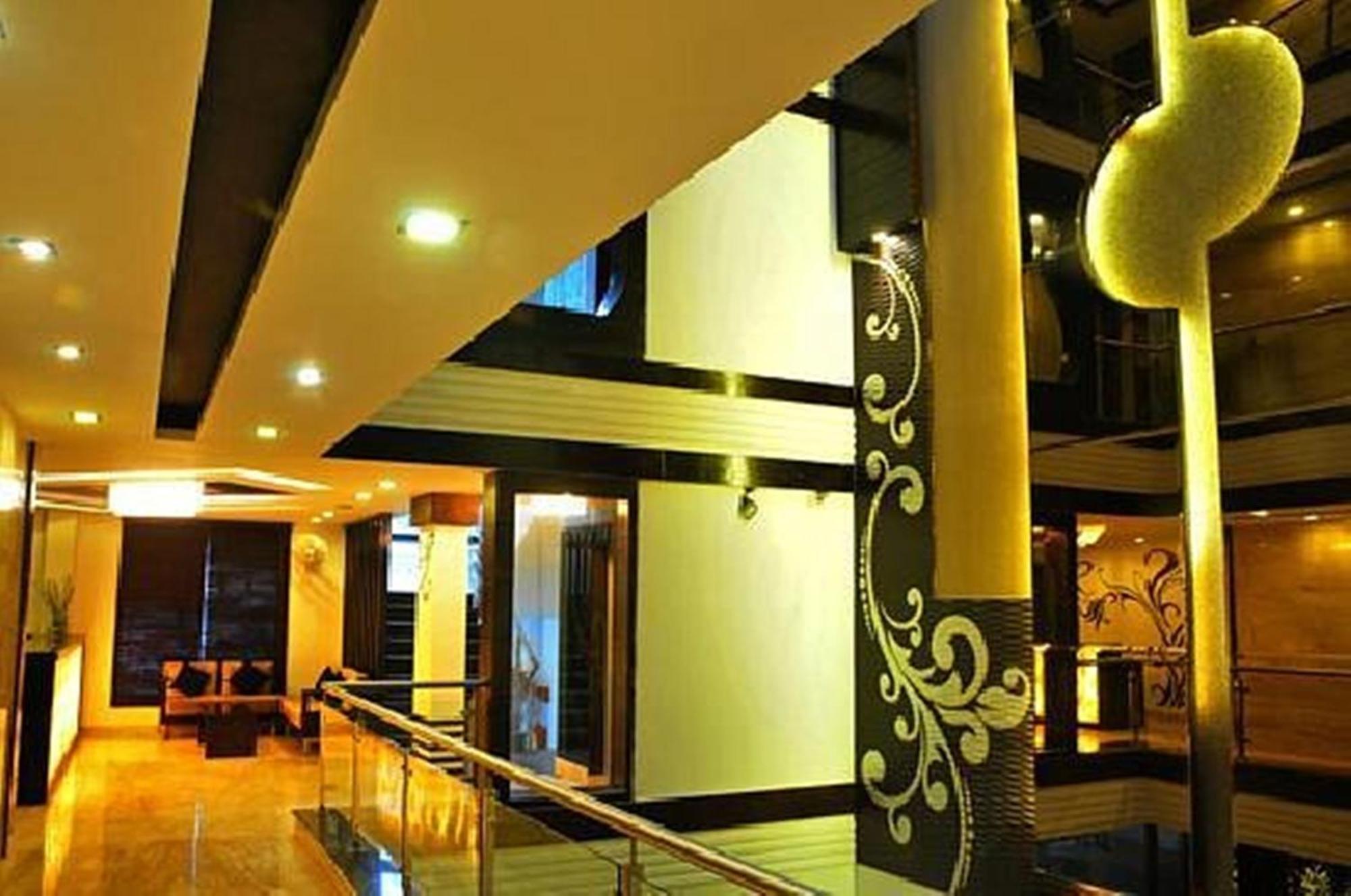 Hotel Delhi Pride, Karol Bagh Exterior photo